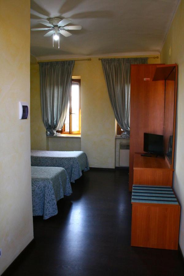 Albergo Vecchio Pavone Borgaro Torinese Exterior foto